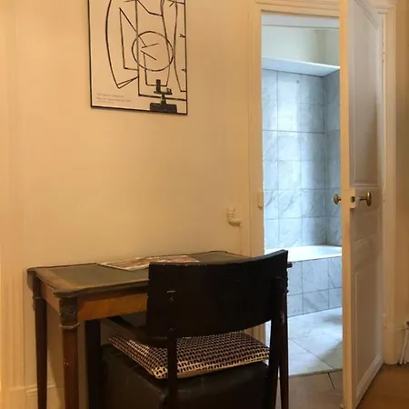 Cosy 2 50m2 Parisian Classic Flat - Passy, 16th Arrondissement, Near Eiffel Tower Appartamento Parigi
