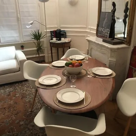 Cosy 2 50m2 Parisian Classic Flat - Passy, 16th Arrondissement, Near Eiffel Tower Appartamento *